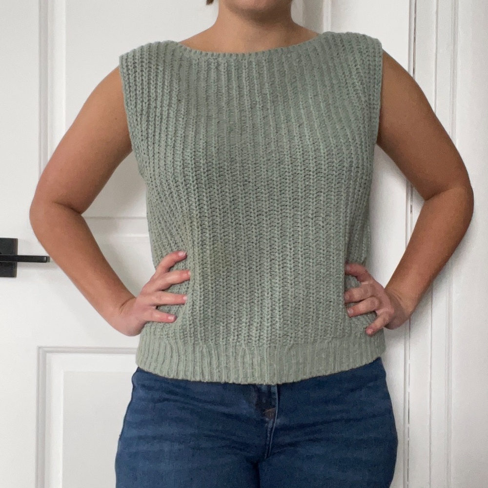 Abercrombie Sweater Vest Textured Sleeveless Knit Top Size S in Sage